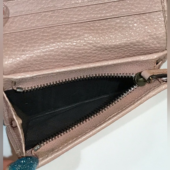 GUCCI Animalier Bee Blind for Love Leather Compact Wallet 🐝❤️‍🔥 - Picture 12 of 17